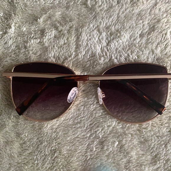 Express sunglasses - Picture 4 of 4